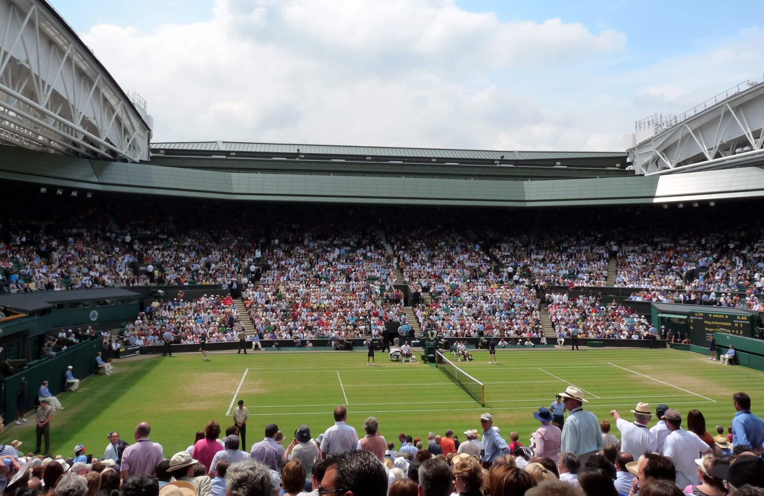 Squeaky Knees from Cornwall, UK, Centre Court (26 June 2009, Wimbledon), CC BY 2.0