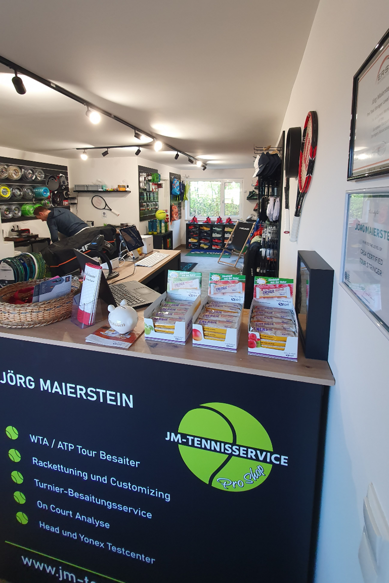 JM Tennisservice Eingang